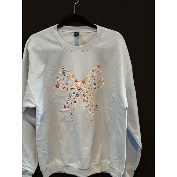 Gildan Heavy Blend Bow Embroidered Sweatshirt Light Blue G - Picture 2 of 4